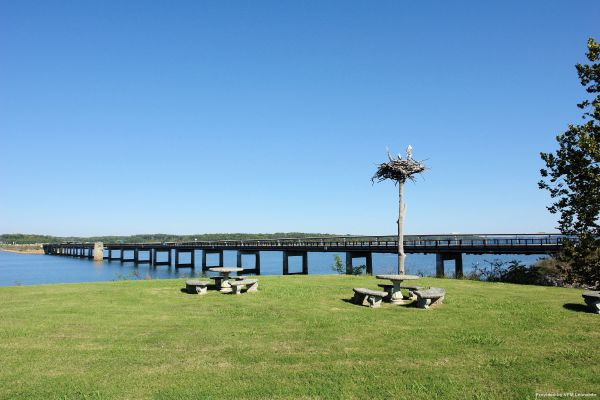 MAGNUSON HOTEL ON THE LAKE-CLARKSVILLE (Clarksville)
